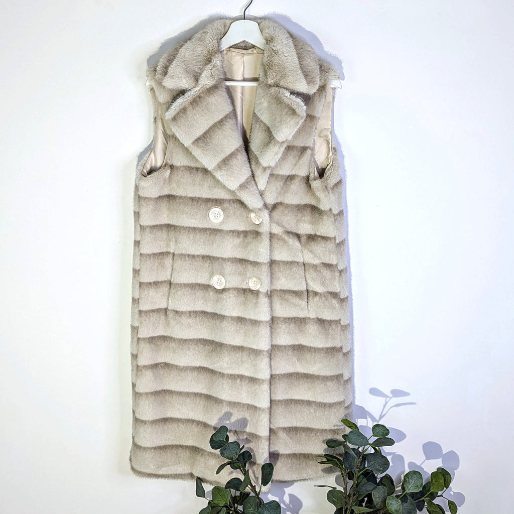 Extra long faux fur vest Gilet