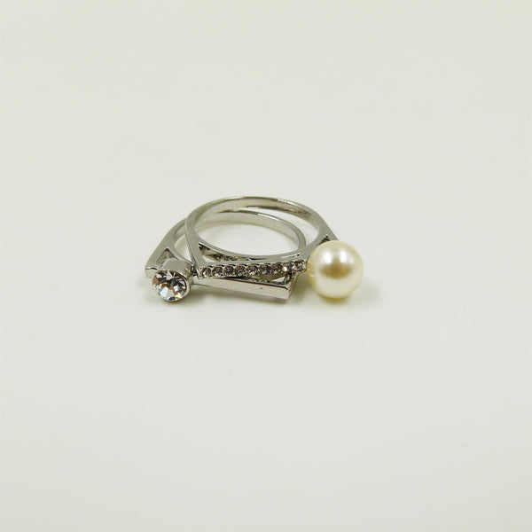 Twin rings with pearl and diamante detail