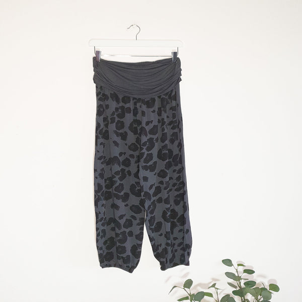 Leopard print hareem style pants with stretchy jersey waistband (O/S)
