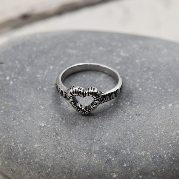 Fossil effect cut out heart ring