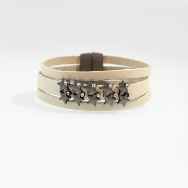 Multi star cuff with magnetic clasp