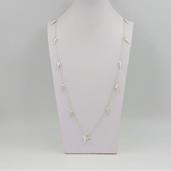 Delicate long necklace with crystal details