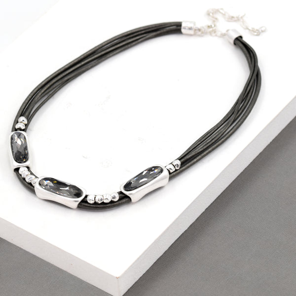 Triple crystal pedant short leather necklace