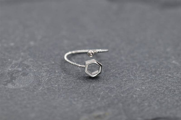 Simple rope style ring with hexagon