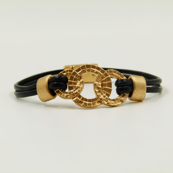 Detailed interlinked circles on twin leather bracelet