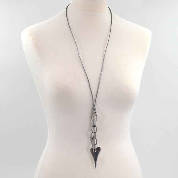 Elongated hearts with chain detail on long leather necklace