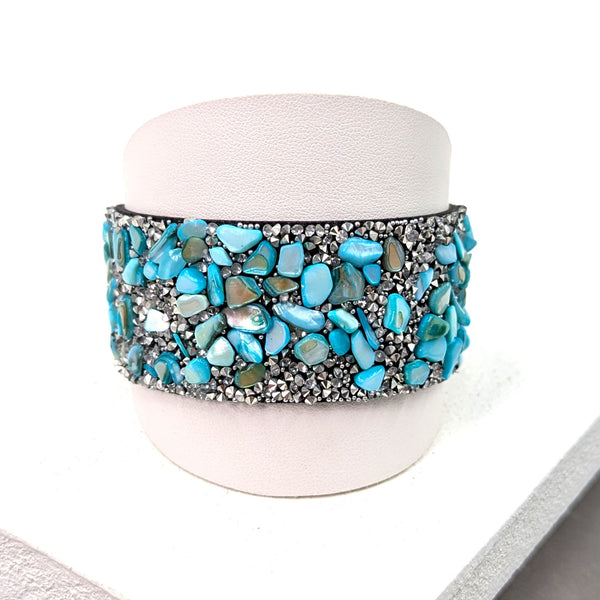 Magnetic cuff bracelet with dyed blue shell chips