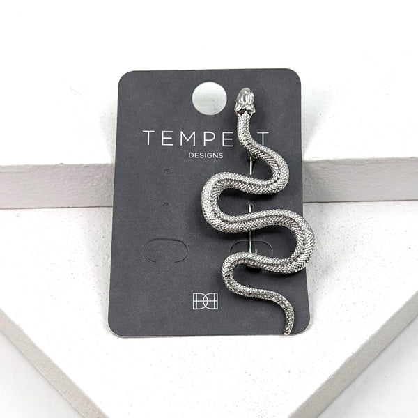 Simple snake brooch