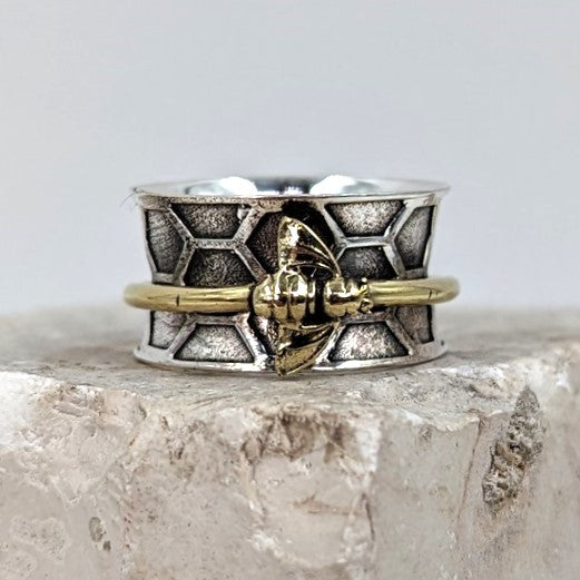 925 oxidised silver ring with bee motif gold spinning band