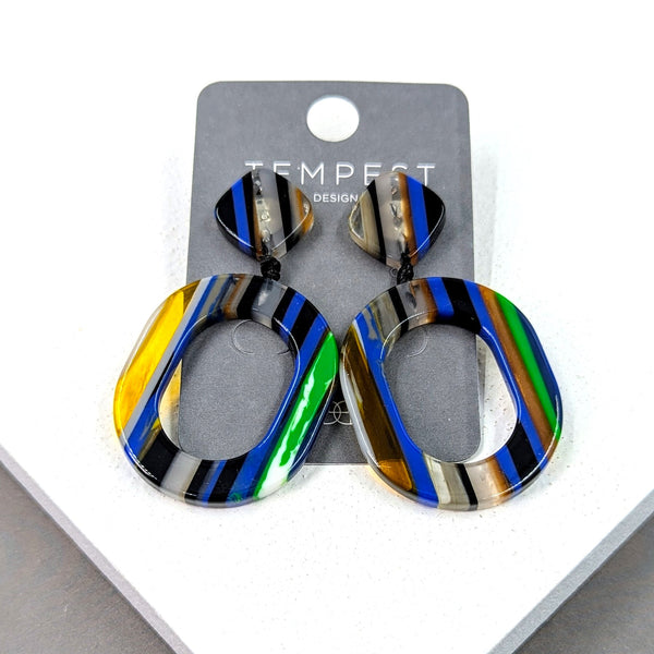 Oval resin open earrings