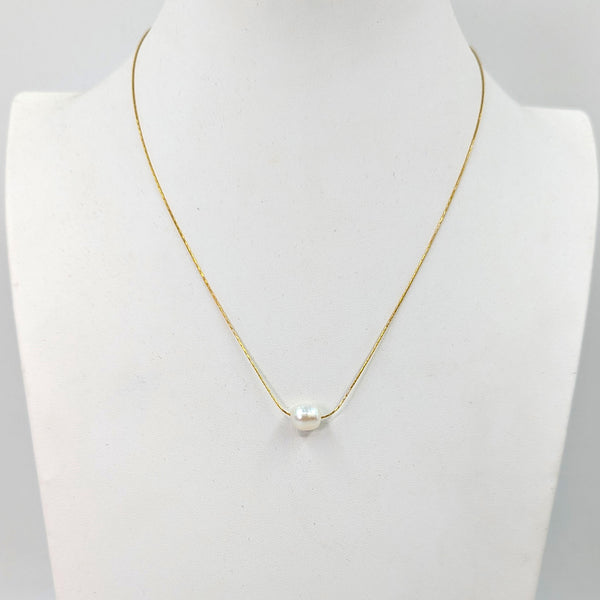 Single real pearl on fine delicate snake chain