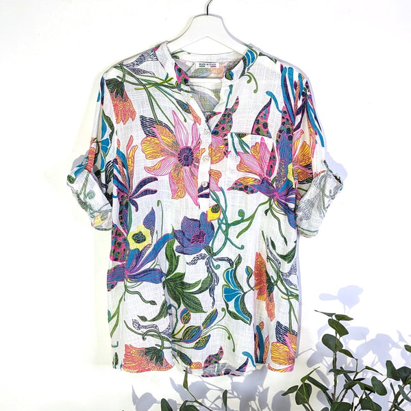 Colourful flower outline print cotton shirt with pocket (M)