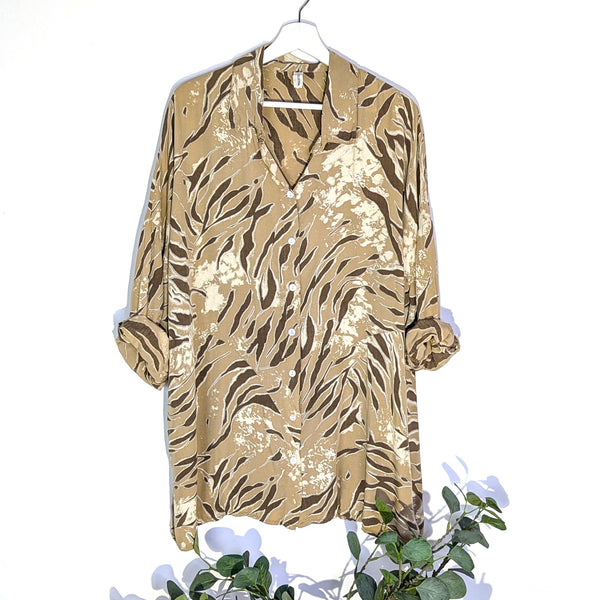 Roomy animal print viscose shirt with diagonal stitching pan (M-L)