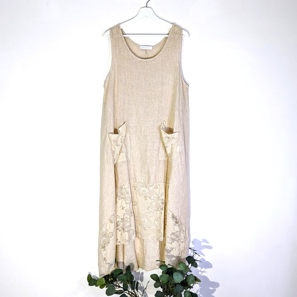High-lo linen dress with lace pockets and deep hem (M-L)
