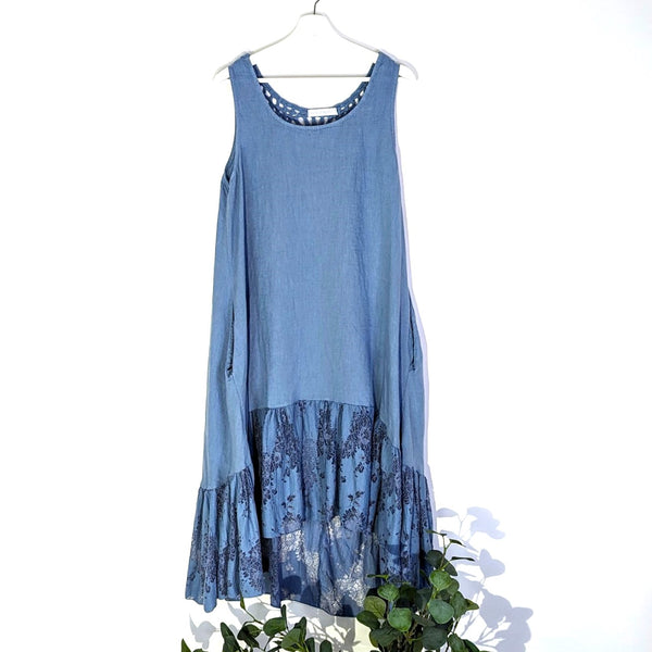 High-lo dress with deep lace frill, dream catcher back and pockets (M-L)