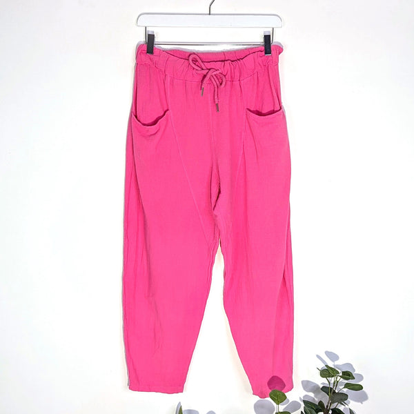 Relaxed cotton trousers with pockets and diagonal seam detail with drawstring (M-L)