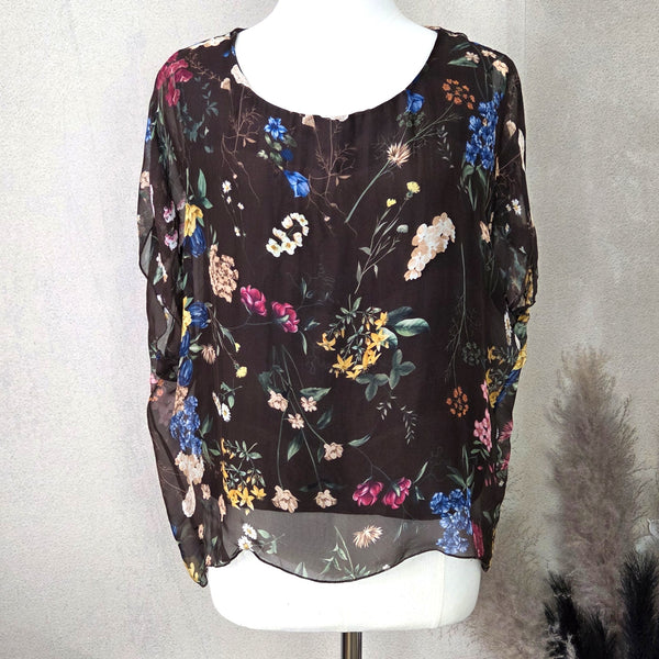 Silk blend box top with pretty floral digital print (M)