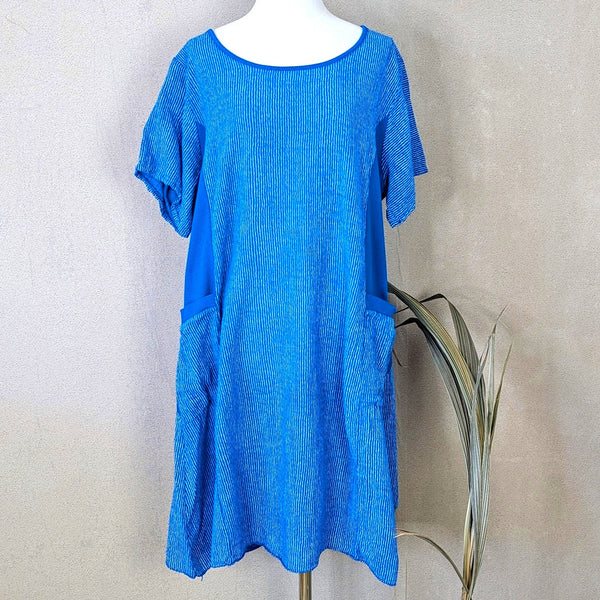 Pinstripe dress with stretchy ribbed jersey side panels and pockets (M-L)