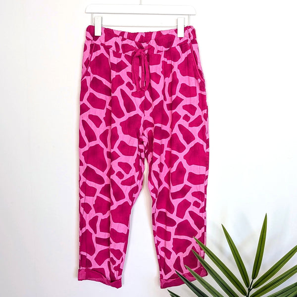 Classic linen trousers with giraffe print and pockets (M-L)