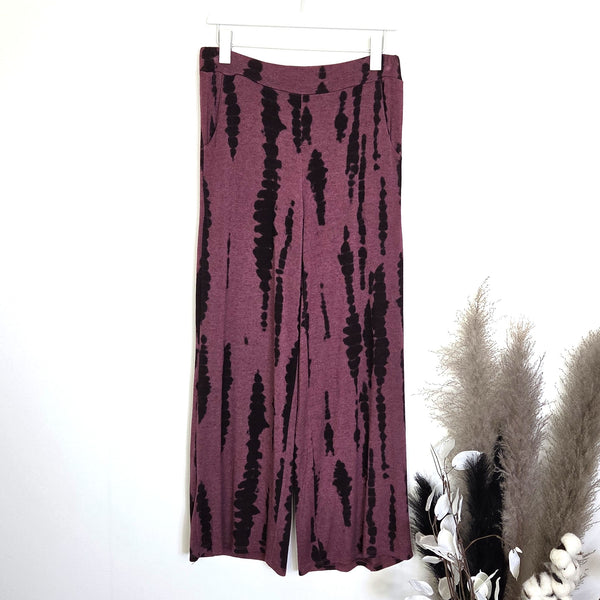 Fine knit soft touch straight leg trousers with elasticated (M-L)