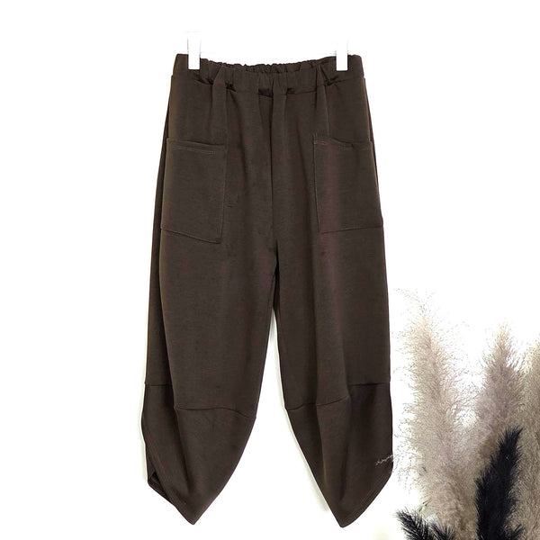 Soft scuba fabric relaxed cocoon style pants (M-L)