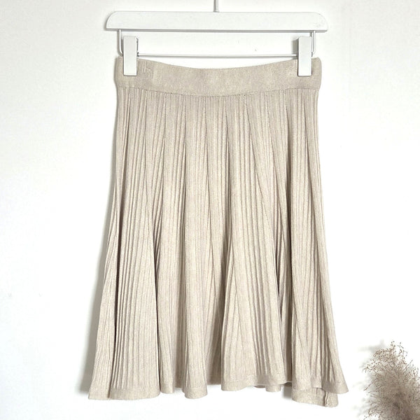 Super soft and stretchy pleated knitted skirt (M)