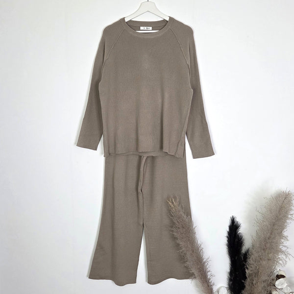 Polyamide mix cosy and classic plain knitted Co-Ord