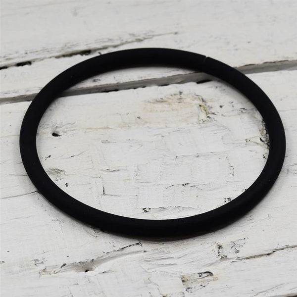 Black circle necklace
