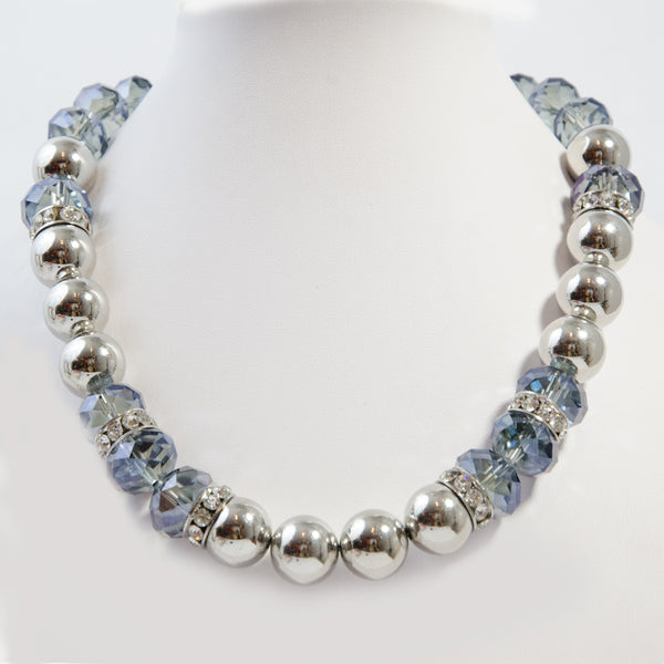 Short cut glass and silver balls necklace
