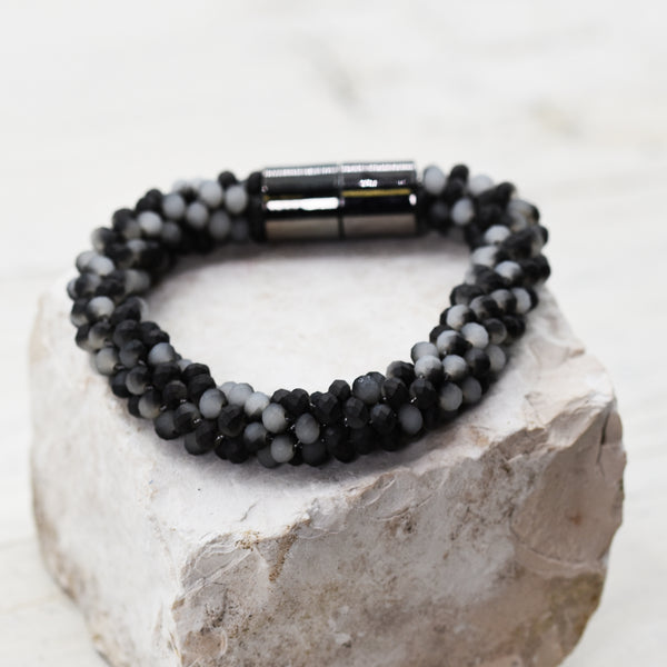 Beaded matt mix crochet bracelet with magnetic clasp