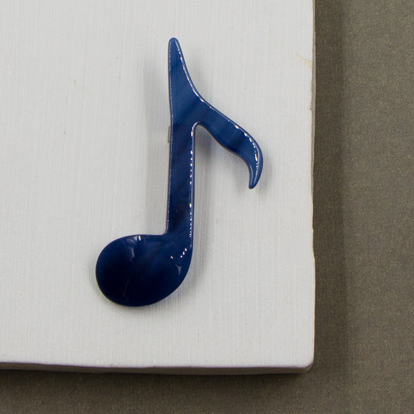 Quaver musical note brooch