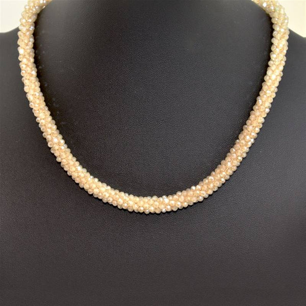 Multi facetted cutglass beaded nklce