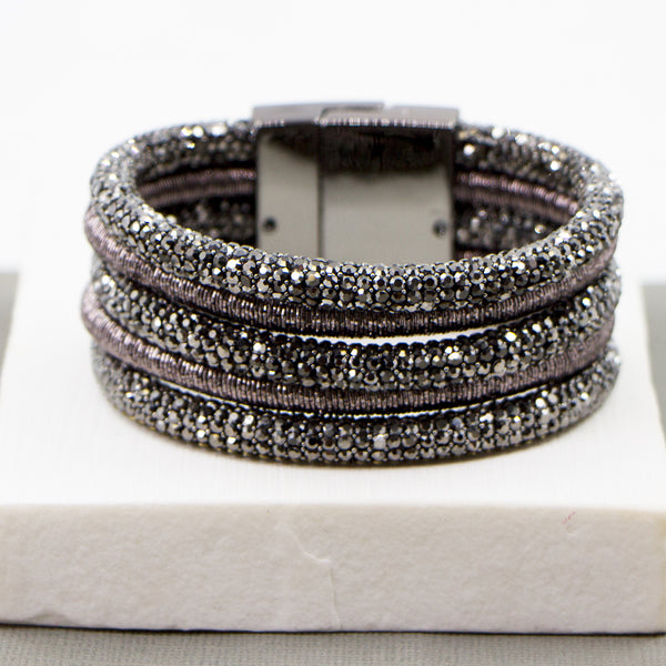 Multistrand dressy cuff with magnetic clasp