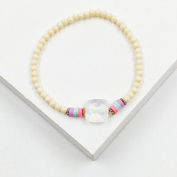 Delicate beaded bracelet with square cystal feature