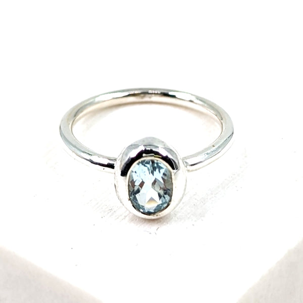 Oval blue topaz 925 silver ring