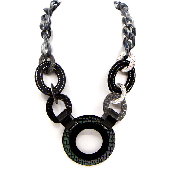 Short statement circles and link necklace with snake texture