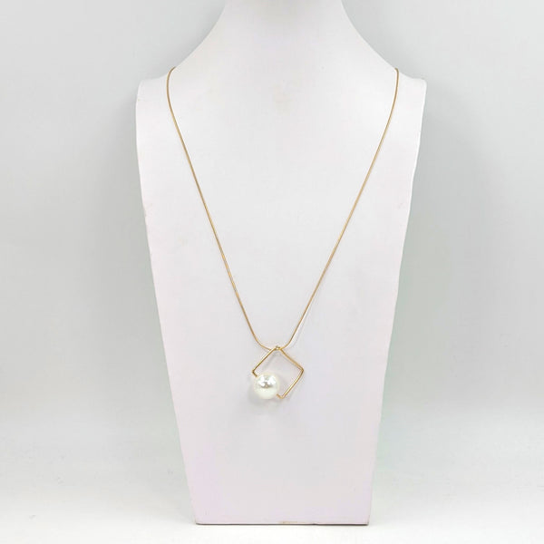 Long contemporary pearl pendant in square shape