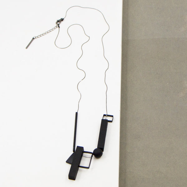 Long random geometric open square components necklace