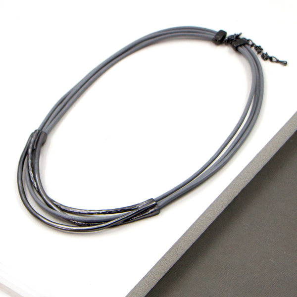 Multistrand short necklace mixed with metal design collar st