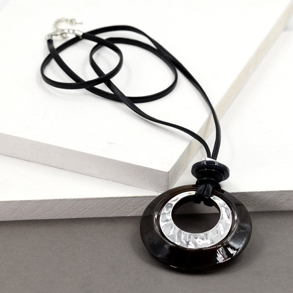 Circle pendant long necklace