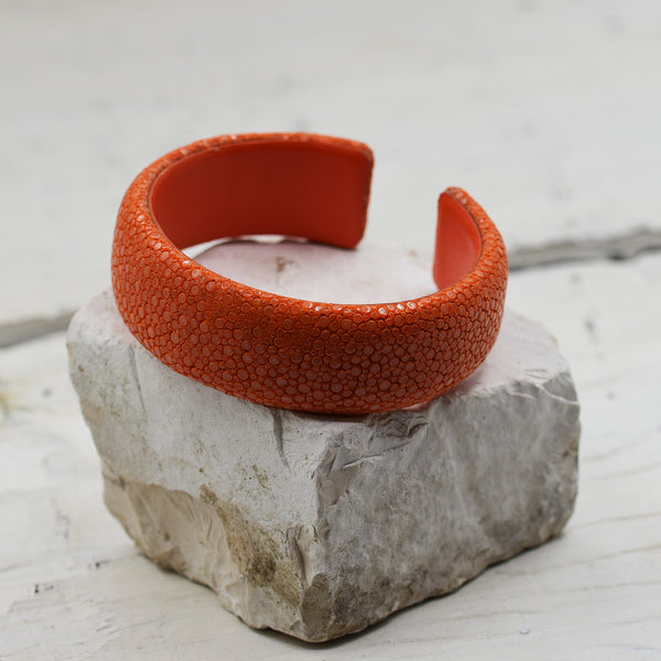 22mm orange coloured stingray bangle