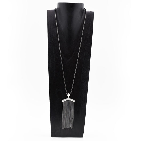 80cm necklace with curved bar and tassel