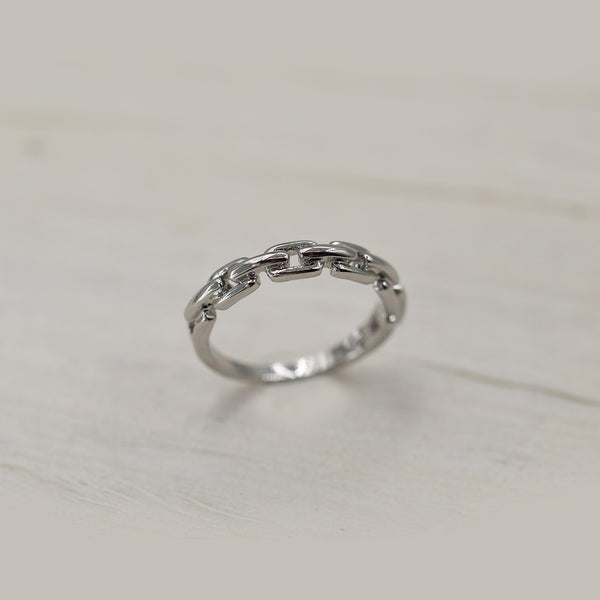 Delicate half square chain ring