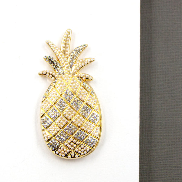 Pineapple and mini pearls magnetic brooch