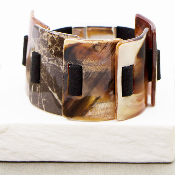 Resin statement bracelet with magnetic clasp