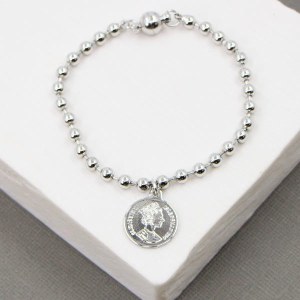 Single coin bracelet with magnetic clasp