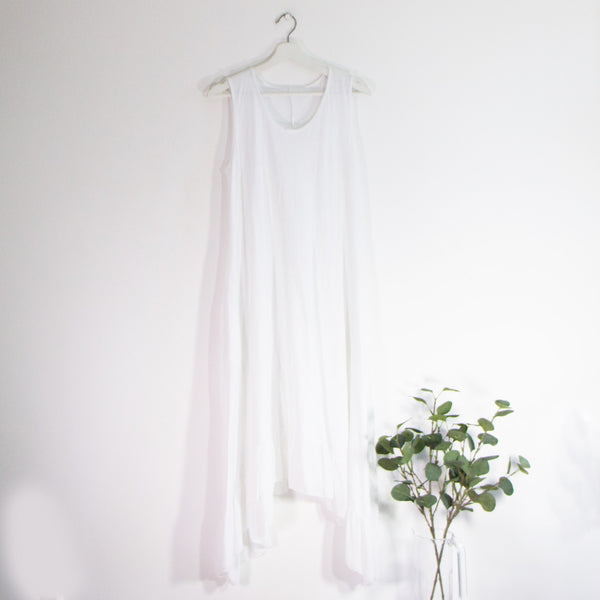 High-low sleevless jersey dress with handkerchief ruffle hem