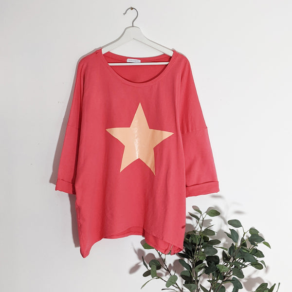 Free size top with star motif on front