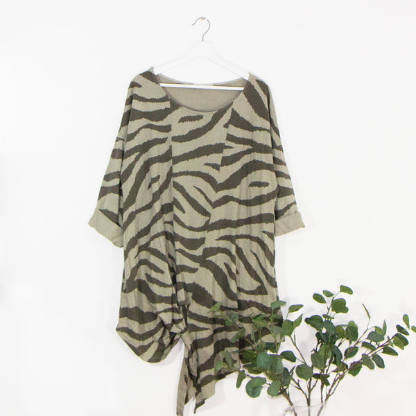 A-symmetric free size animal print with pull through detail