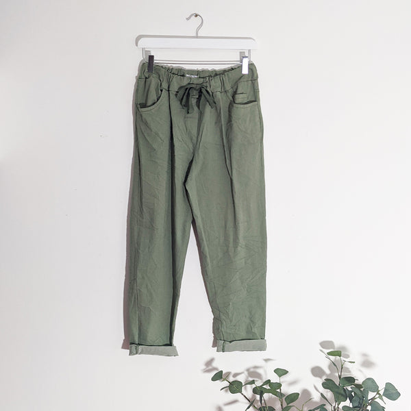 Super stretch trousers with front and back pockets